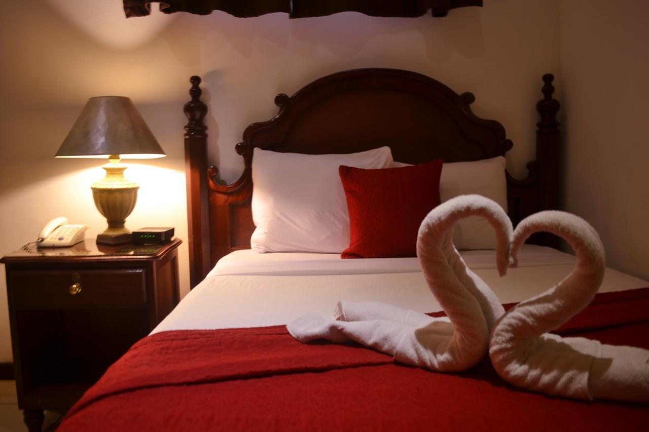 Hotel Villa Florencia Zona Rosa San Salvador Bagian luar foto